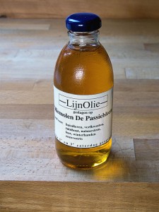 linseed-oil-in-bottle-2-by-rasbak-576x768